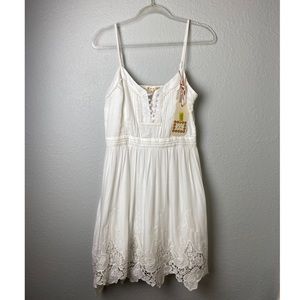 Chelsea and violet embroidered dress white sz M